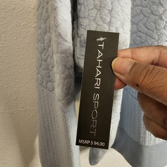 Tahari Sport Plus Activewear Top Hoodie w/Drawstrings Light Blue Size 2X NWT - Picture 14 of 16